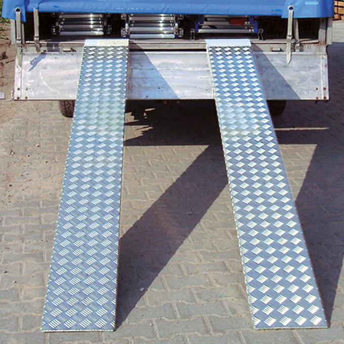 Rampe de chargement pour équipement léger en tôle gaufrée longueur 2.70 m