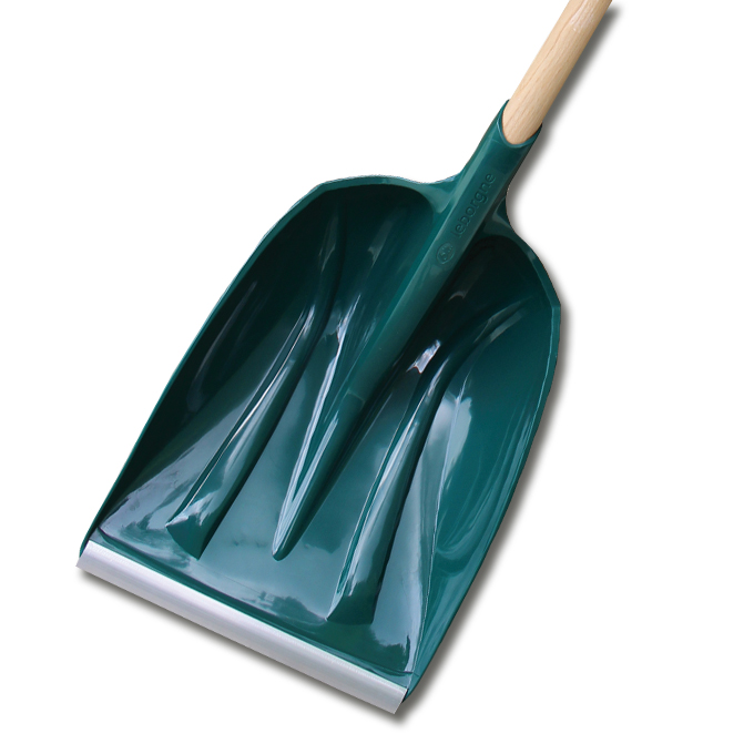Schneeschaufel grün aus Kunststoff mit Stiel, 36 cm breit